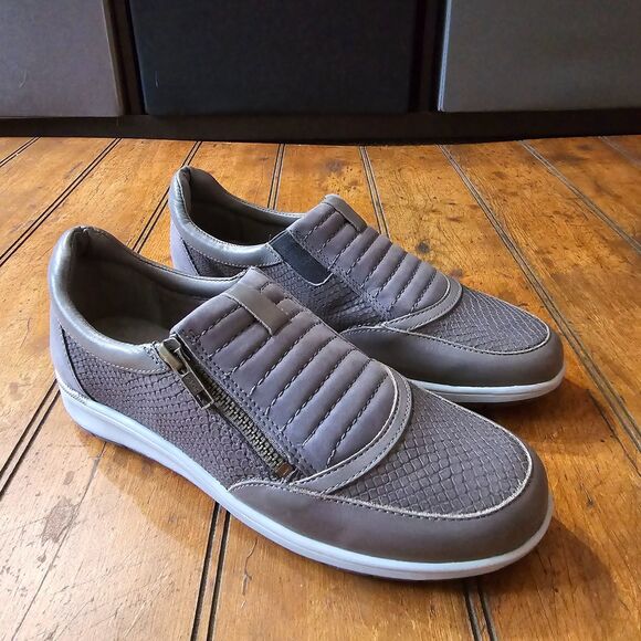 New WALKING CRADLES Women's ORION Leather Zip Sneakers Shoes Size 5.5 M Grey - Picture 1 of 8